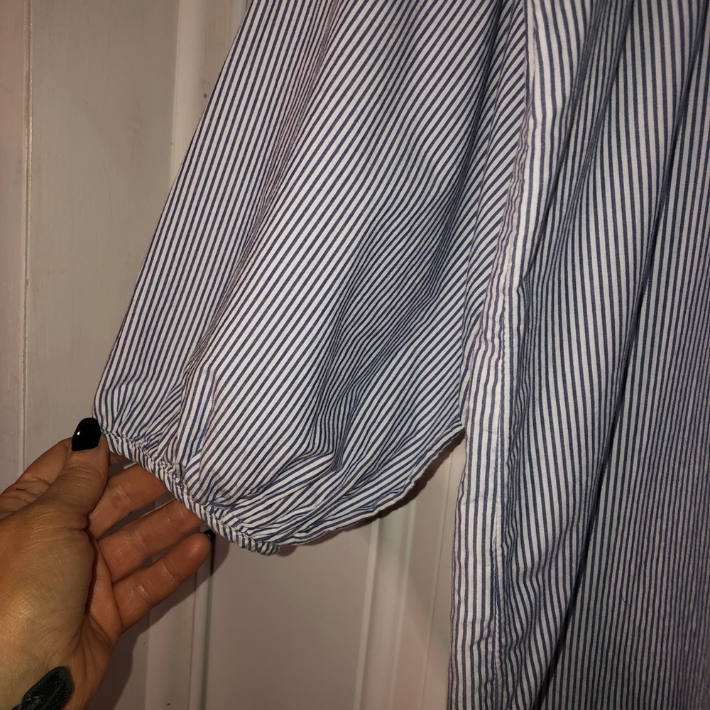 Ann Taylor LOFT Women's Blue and white pinstripe blouse embroidered Blouse S - Picture 6 of 7
